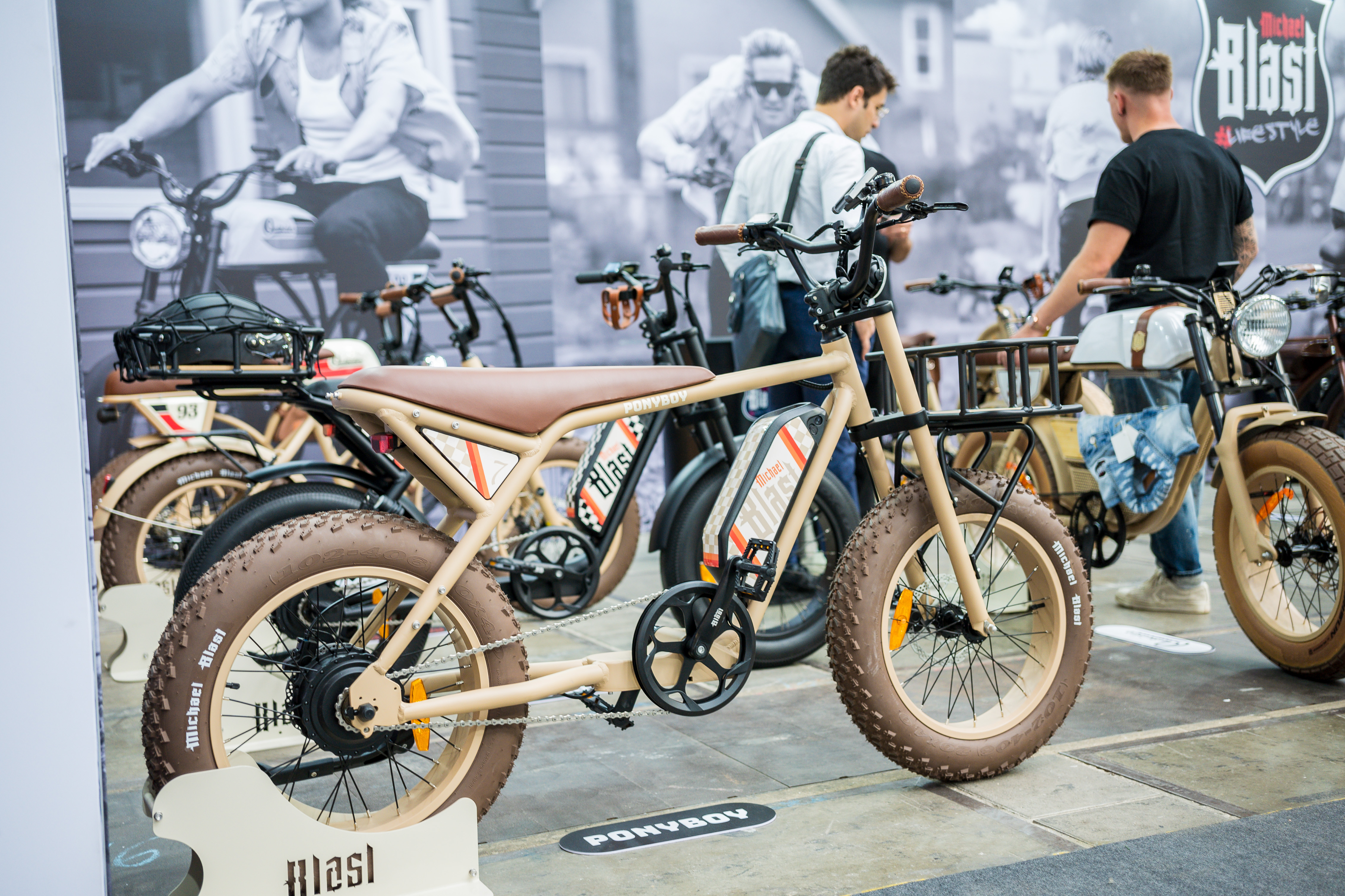 Halle 8: Blast Bikes